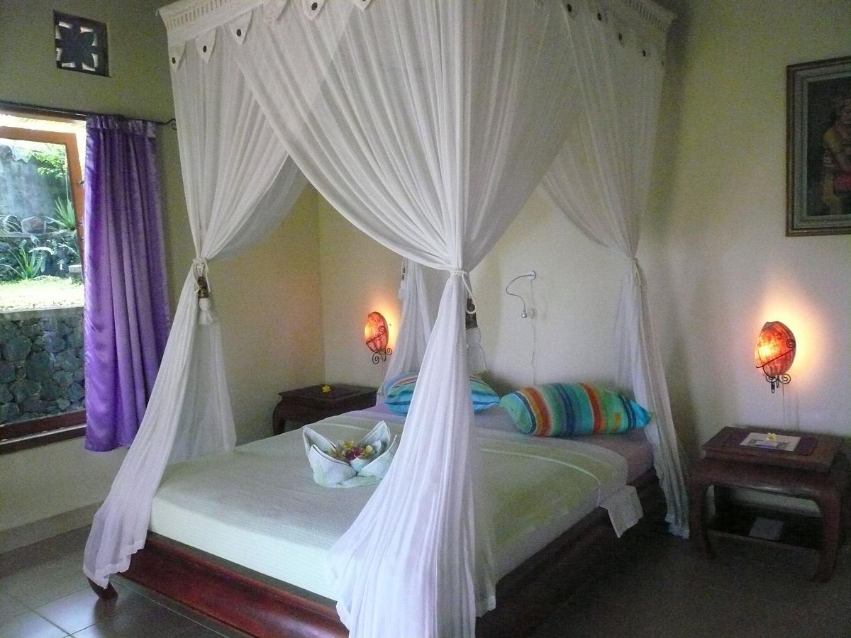 Sananda Bungalow Lovina Quarto foto